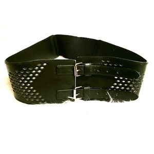 Black Double Buckle Lasor Cut Stretch Cinch Belt